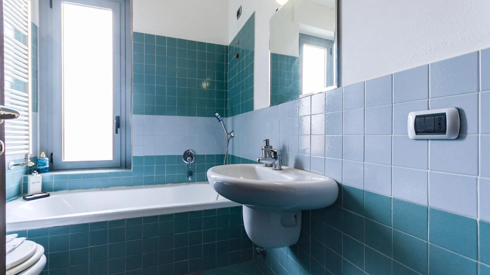 Apartment Youhosty - Rosmini 8 Milan Italy